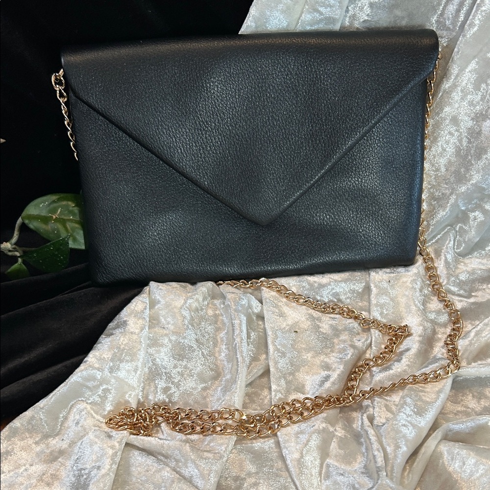 NWOT A NEW DAY CLUTCH BLACK